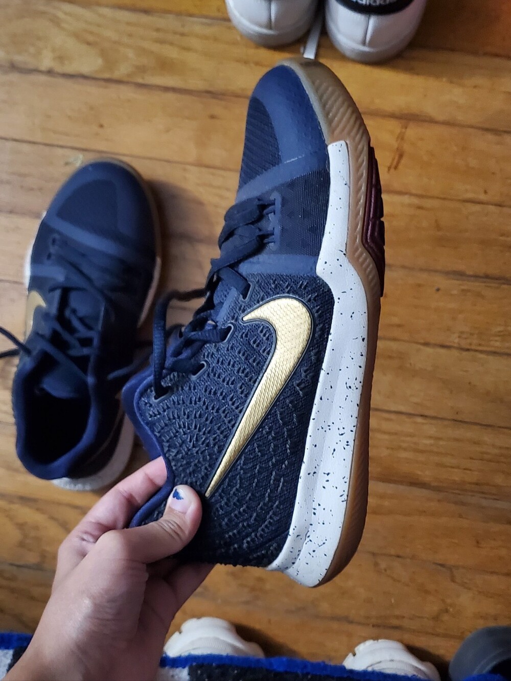 Nike Kids Navy and Gold Low-Top Sneakers